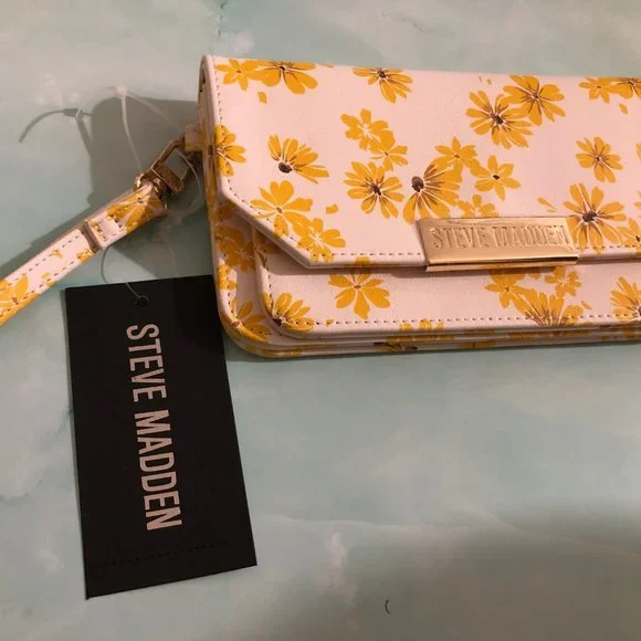 Flap Wristlet STEVE MADDEN Beautiful Yellow Floral & Functionality - Picture 9 of 16